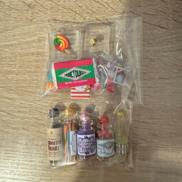 Lot of miniature accessories Harry Potter / Magical - Picture 2 of 3